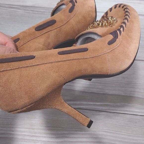 (12-3512)โ ๐ฅ3/$20๐ฅ Chinese Laundry Stone Suede Cammie Pump Sz 8.5 - Picture 6 of 10